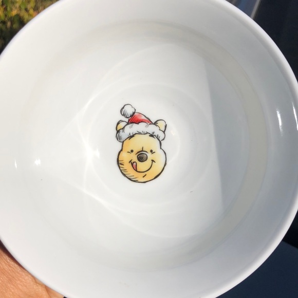 4 Winnie the Pooh Christmas Bowls - Picture 6 of 6